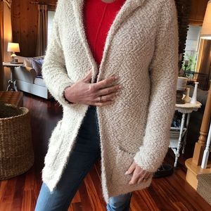 Open hooded sweater size M/L 💕